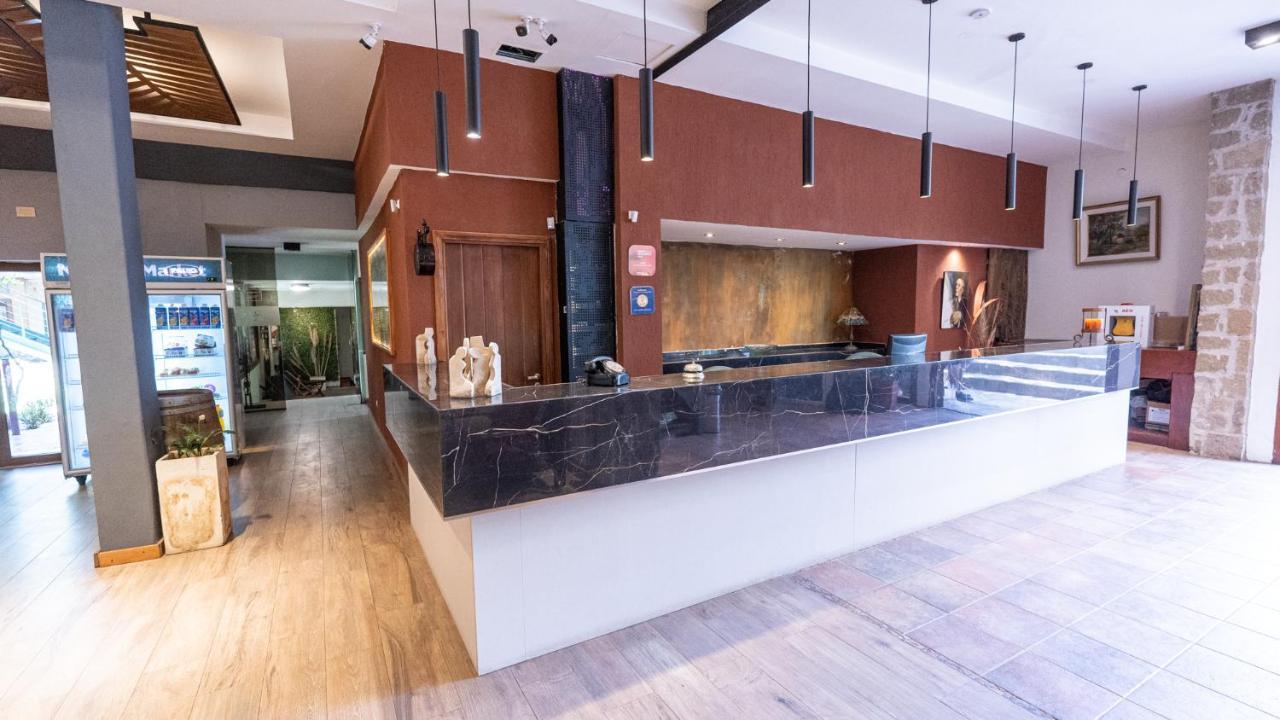 Los Espinillos Hotel Y Spa Villa Carlos Paz Bagian luar foto