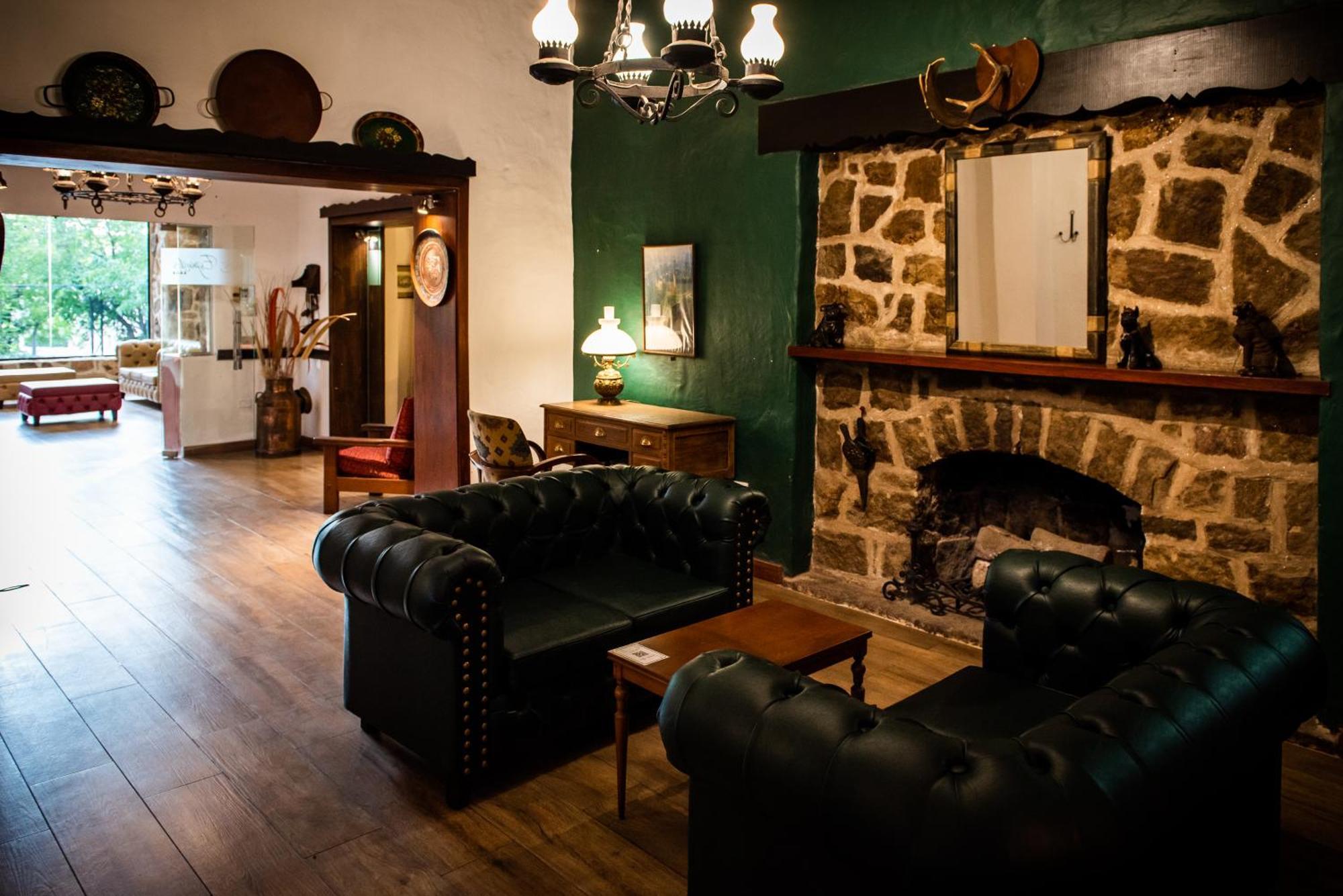 Los Espinillos Hotel Y Spa Villa Carlos Paz Bagian luar foto